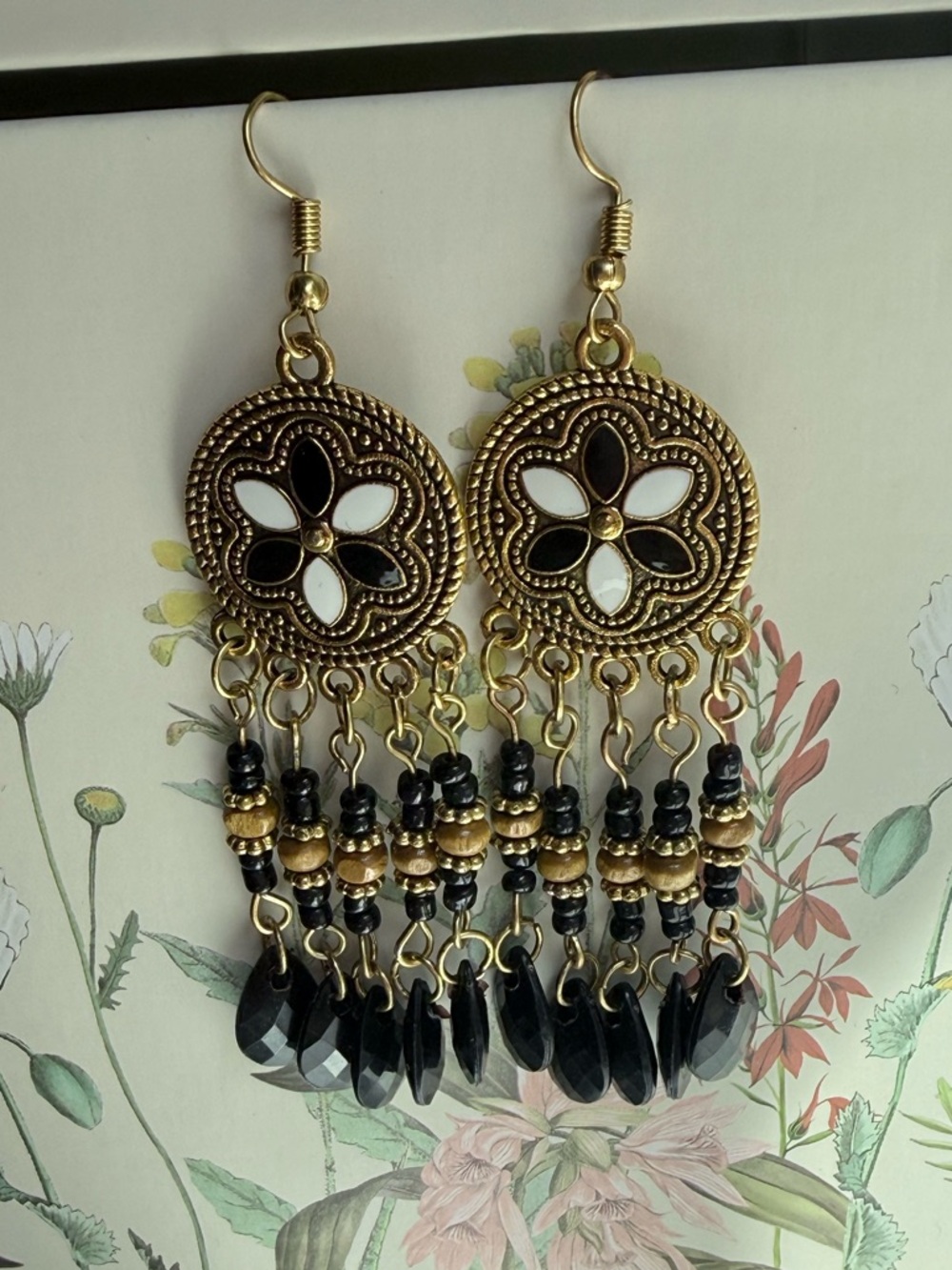🐣5/$25-Gold and Black Dangle Earrings - Picture 2 of 9